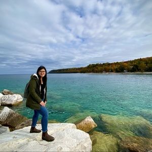 Meet your Posher, Emily